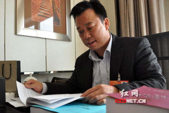 谭聪圣代表建议：改变物流小散局面提高准入门槛