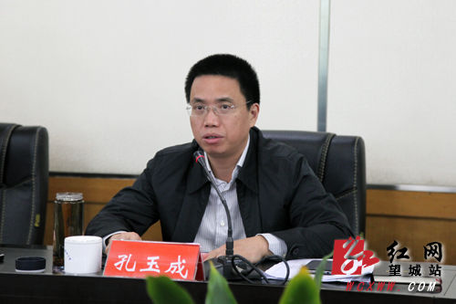 望城区委副书记、区长孔玉成指出，湾田国际要把握市场机遇，优化空间布局，争取高标准、高品质完成项目建设。(姚泽子